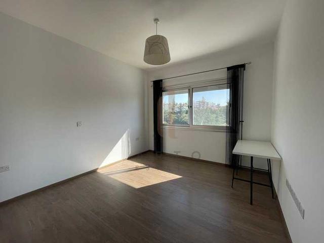 5-bedroom villa to rent: https://www.bazaraki.com/adv/5797382_5-bedroom-villa-to-rent (www.bazaraki.com)