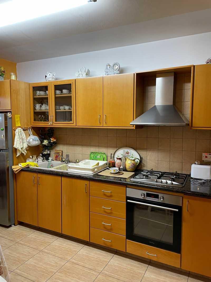 Cozy room in the city center: https://www.bazaraki.com/adv/5793054_cozy-room-for-rent-in-the-city-center (www.bazaraki.com)