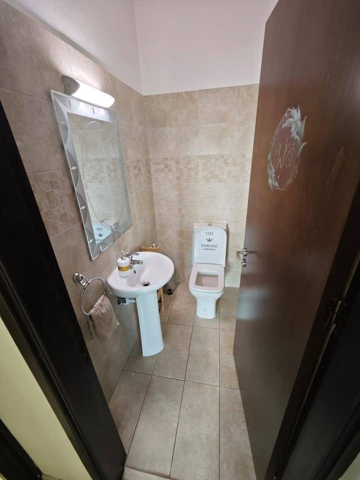 3 Bedroom Penthouse: https://www.facebook.com/marketplace/item/9767873843293947 (www.facebook.com)