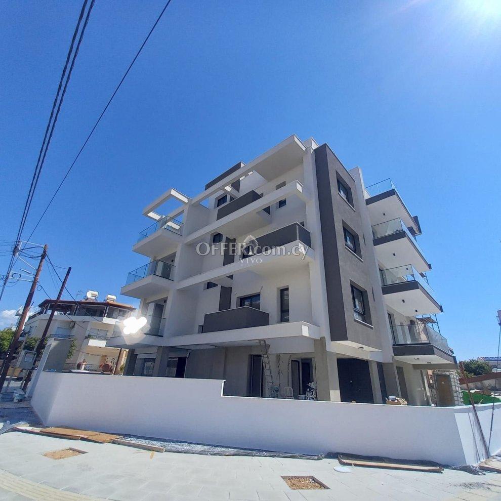 MODERN FULLY FURNISHED 3 BEDROOM APARTMENT WITH ROOF GARDEN IN MESA GEITONIA: https://www.offer.com.cy/en/modern-fully-furnished-3-bedroom-apartment-with-roof-garden-in-mesa-geitonia/21-816459/ (www.offer.com.cy)