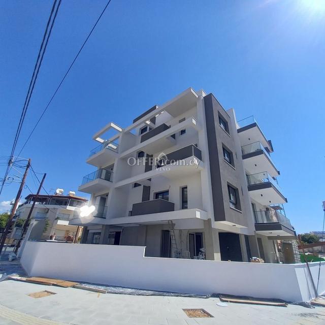 MODERN FULLY FURNISHED 3 BEDROOM APARTMENT WITH ROOF GARDEN IN MESA GEITONIA: https://www.offer.com.cy/en/modern-fully-furnished-3-bedroom-apartment-with-roof-garden-in-mesa-geitonia/21-816459/ (www.offer.com.cy)