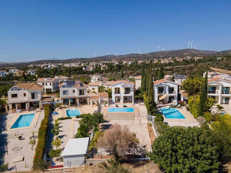 3-bedroom villa for sale: https://www.bazaraki.com/adv/5798669_3-bedroom-villa-for-sale (www.bazaraki.com)
