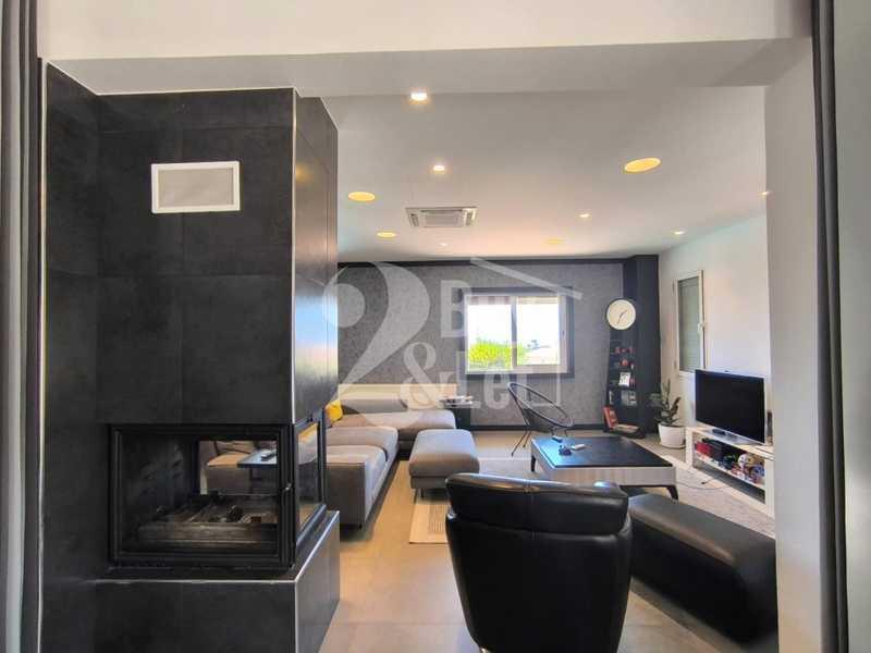 4-bedroom villa for sale: https://www.bazaraki.com/adv/5791180_4-bedroom-villa-for-sale (www.bazaraki.com)