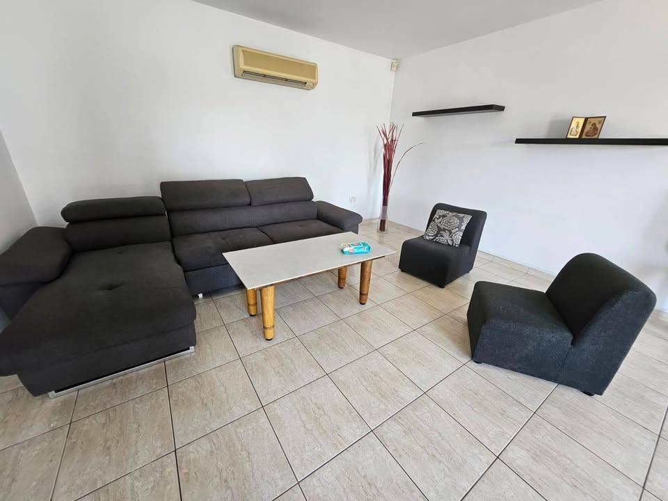 Apartment for rent: https://www.facebook.com/marketplace/item/1332107928087057 (www.facebook.com)