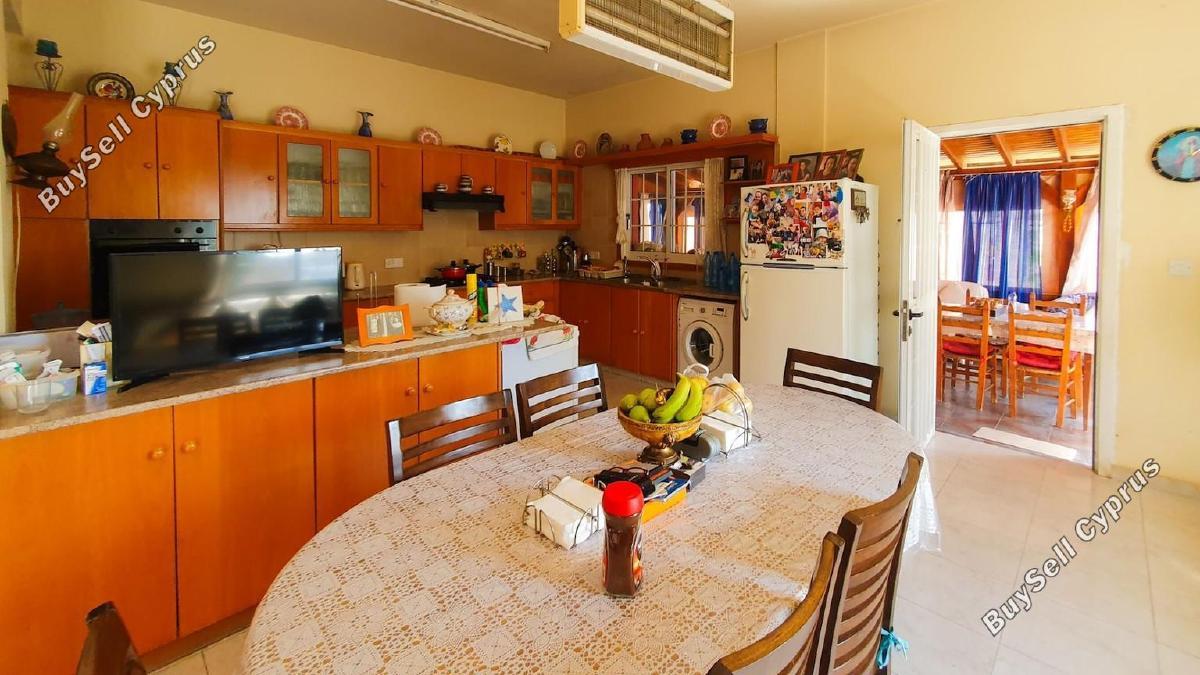 5 Bedroom Bungalow for sale in Pervolia, Larnaca: https://www.buysellcyprus.com/property-for-sale/larnaca/pervolia/5-bed-bungalow-for-sale-pervolia-larnaca-1795531.html (www.buysellcyprus.com)