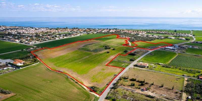 Residential land 10424 m²: https://www.bazaraki.com/adv/5792260_residential-land-10424-m2 (www.bazaraki.com)