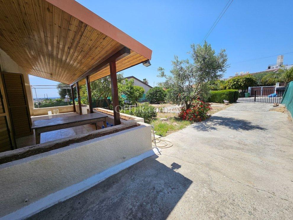 3 Bed Detached Bungalow for rent in Episkopi, Limassol: https://www.offer.com.cy/en/3-bed-detached-bungalow-for-rent-in-episkopi-limassol/21-816218/ (www.offer.com.cy)