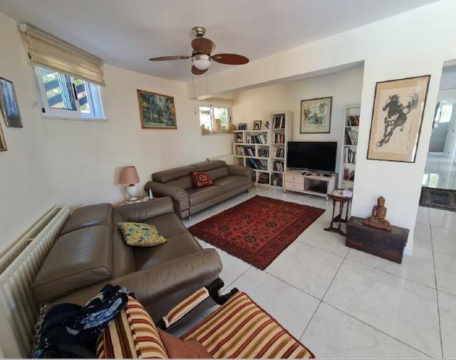6-bedroom villa in Paphos № 153166: https://dom.com.cy/en/catalog/sale/153166/ (dom.com.cy)
