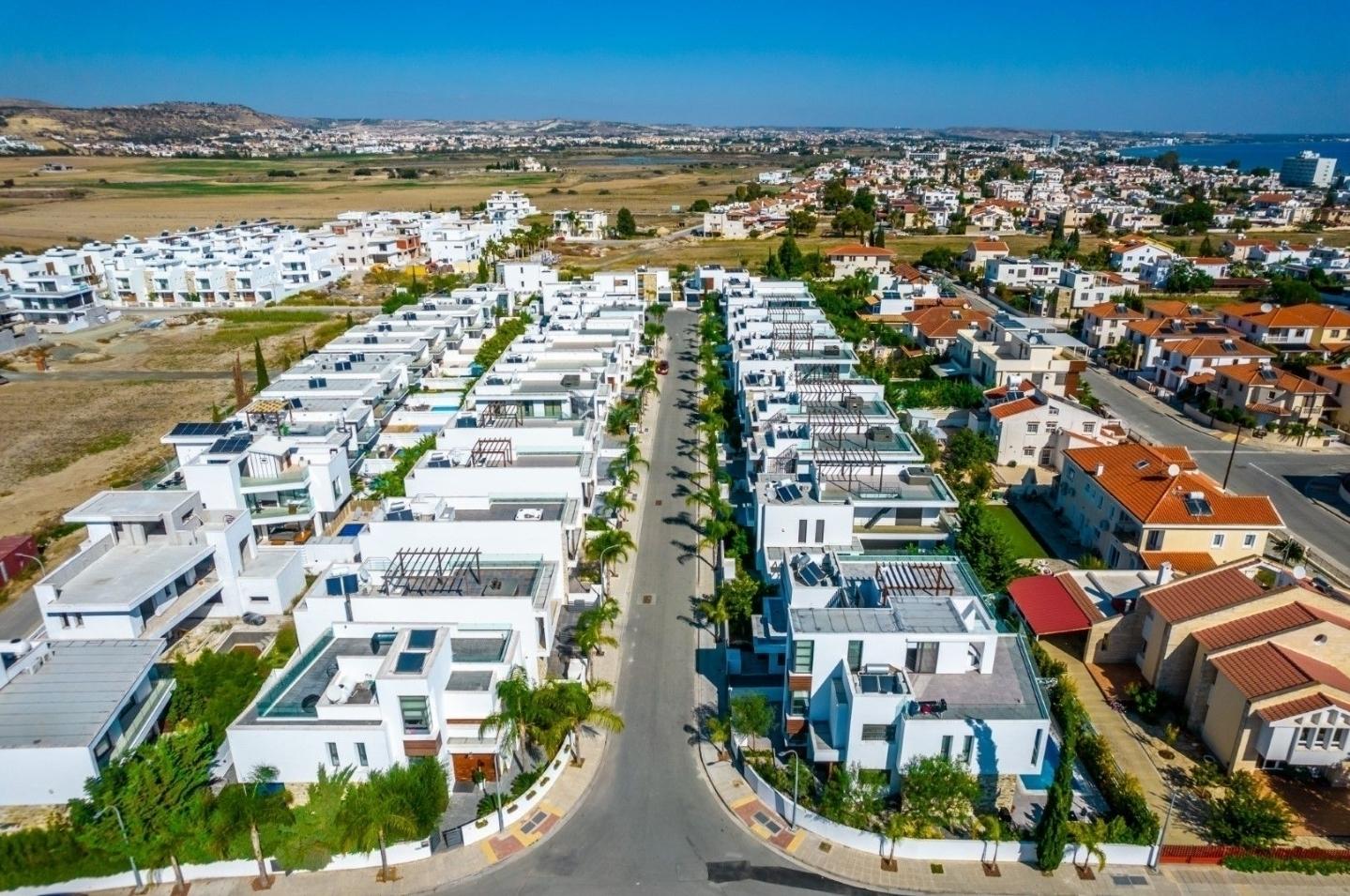 New 5-bedroom villa in Larnaca № 153326: https://dom.com.cy/en/catalog/sale/153326/ (dom.com.cy)