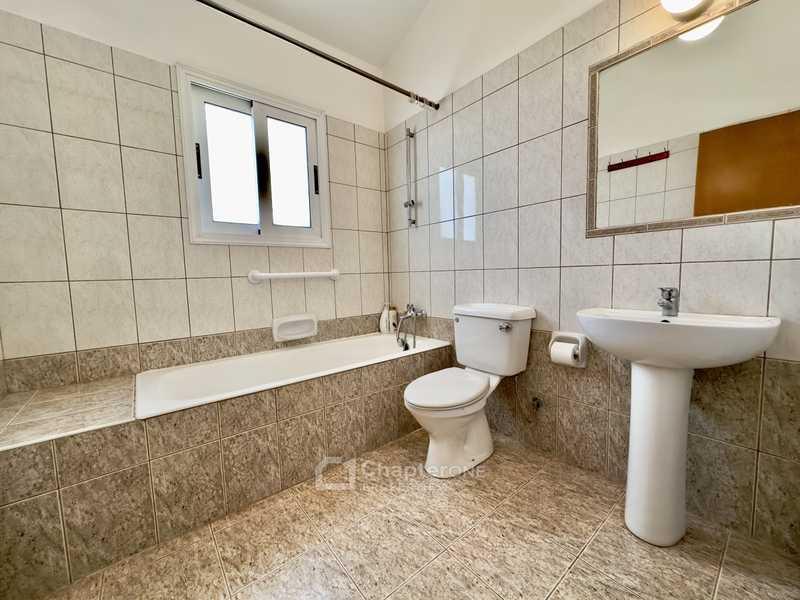 3-bedroom villa for sale: https://www.bazaraki.com/adv/5796311_3-bedroom-villa-for-sale (www.bazaraki.com)