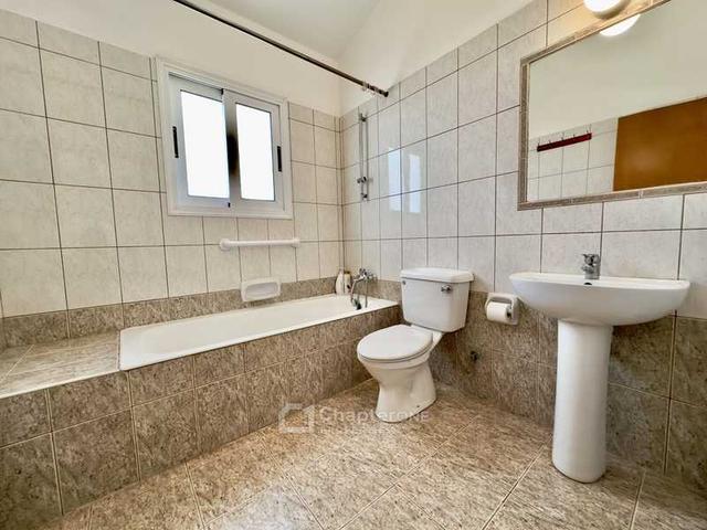 3-bedroom villa for sale: https://www.bazaraki.com/adv/5796311_3-bedroom-villa-for-sale (www.bazaraki.com)