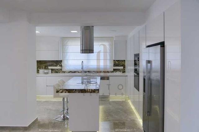  5-bedroom villa to rent: https://www.bazaraki.com/adv/5792029_5-bedroom-villa-to-rent (www.bazaraki.com)