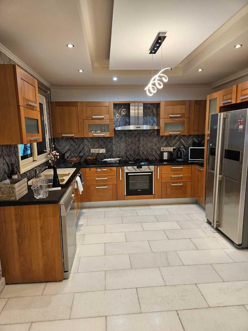 6-bedroom villa for sale: https://www.bazaraki.com/adv/5798373_6-bedroom-villa-for-sale (www.bazaraki.com)