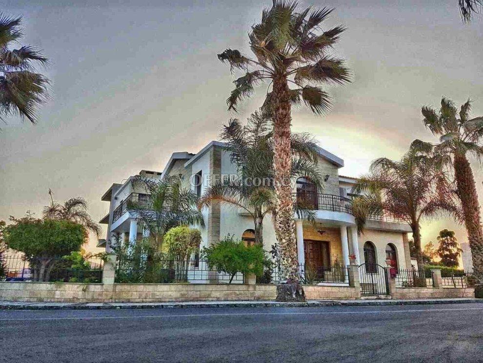 House (Detached) in K Cineplex, Larnaca for Sale: https://www.offer.com.cy/en/house-detached-in-k-cineplex-larnaca-for-sale/21-759612/ (www.offer.com.cy)