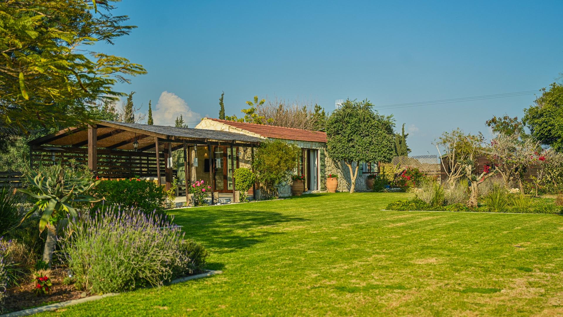 6-bedroom villa in Larnaca № 153177: https://dom.com.cy/en/catalog/sale/153177/ (dom.com.cy)