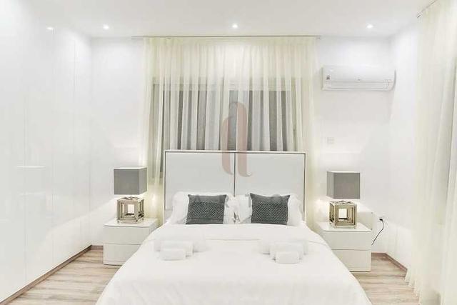  5-bedroom villa to rent: https://www.bazaraki.com/adv/5792029_5-bedroom-villa-to-rent (www.bazaraki.com)