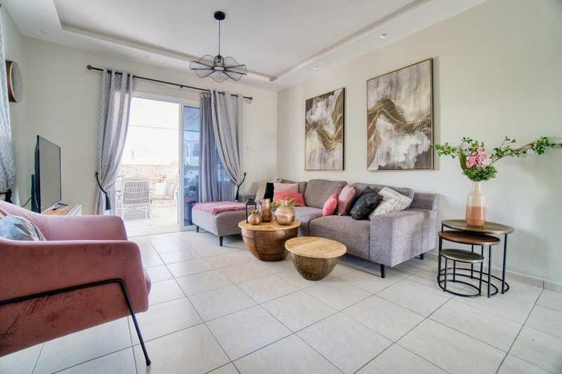 4-bedroom villa to rent: https://www.bazaraki.com/adv/5786421_4-bedroom-villa-to-rent (www.bazaraki.com)