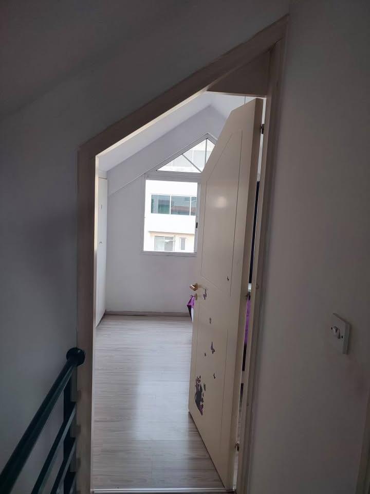 Room for rent short term: https://www.facebook.com/marketplace/item/1017976639966208 (www.facebook.com)