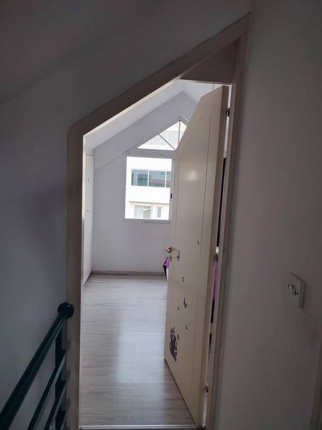 Room for rent short term: https://www.facebook.com/marketplace/item/1017976639966208 (www.facebook.com)