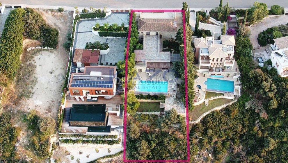 Five-bedroom Villa, Aphrodite Hills Resort, Paphos: https://www.offer.com.cy/en/five-bedroom-villa-aphrodite-hills-resort-paphos/21-781905/ (www.offer.com.cy)