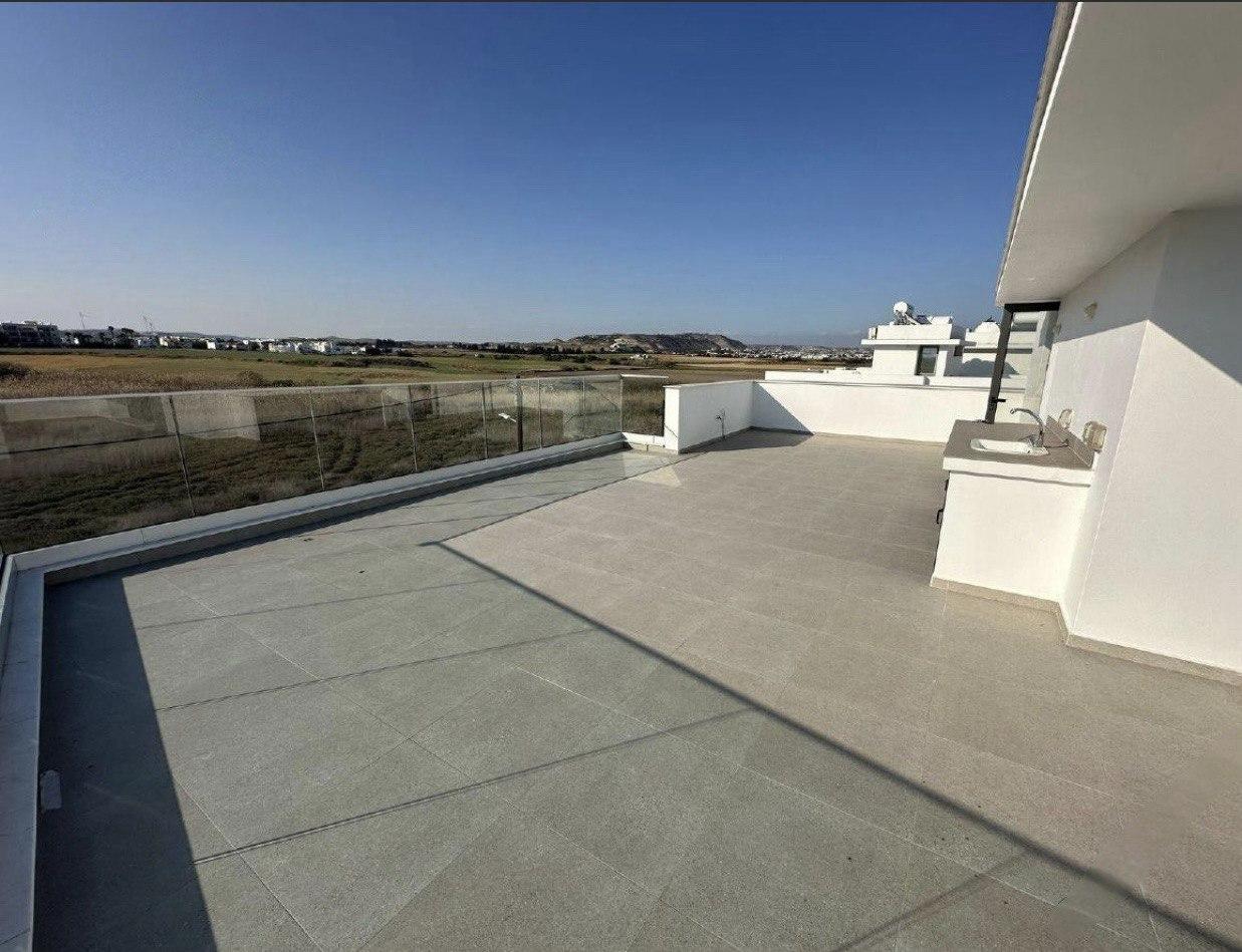 4-bedroom villa in Larnaca №153999: https://dom.com.cy/en/catalog/rent/153999/ (dom.com.cy)