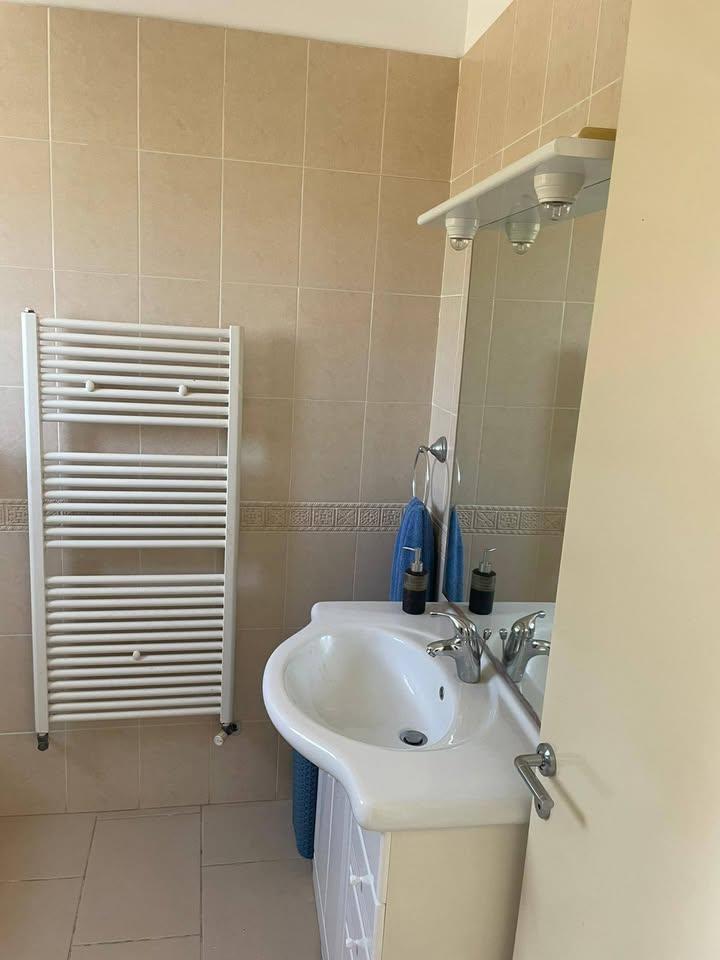 Large townhouse with centralheating in Peyia: https://www.facebook.com/marketplace/item/1235320814914526 (www.facebook.com)