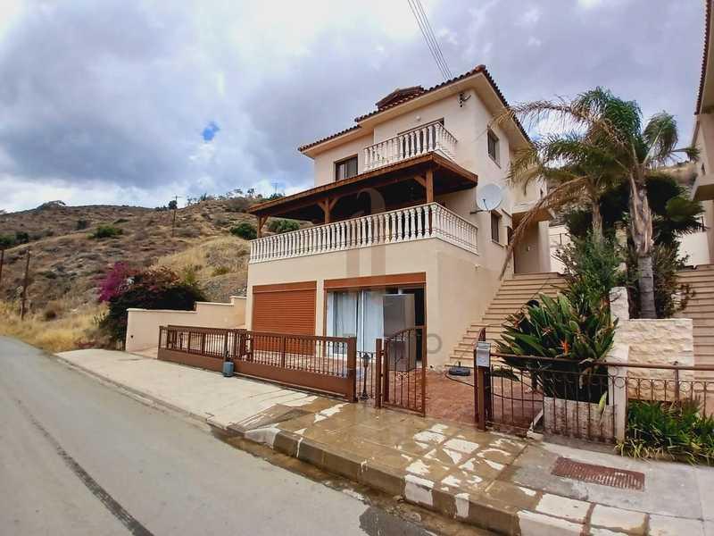  3-bedroom villa to rent: https://www.bazaraki.com/adv/5790392_3-bedroom-villa-to-rent (www.bazaraki.com)