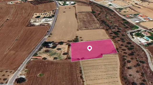 Residential land 3011 m²: https://www.bazaraki.com/adv/5798397_residential-land-3011-m2 (www.bazaraki.com)