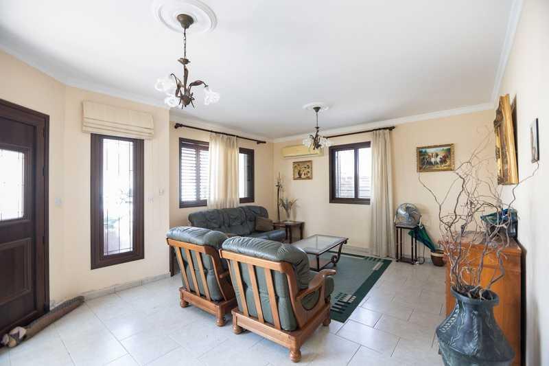 3-bedroom villa to rent: https://www.bazaraki.com/adv/5797191_3-bedroom-villa-to-rent (www.bazaraki.com)