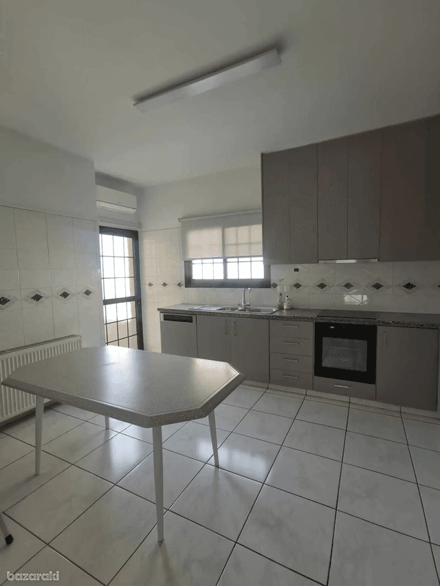 3-bedroom apartment to rent: https://www.bazaraki.com/adv/5798633_3-bedroom-apartment-to-rent (www.bazaraki.com)