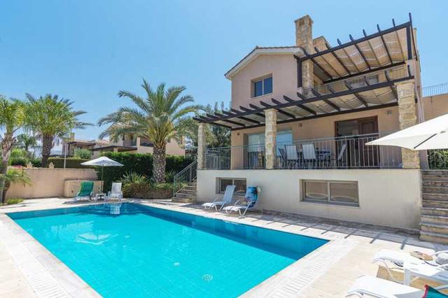 4-bedroom villa to rent: https://www.bazaraki.com/adv/5765693_4-bedroom-villa-to-rent (www.bazaraki.com)