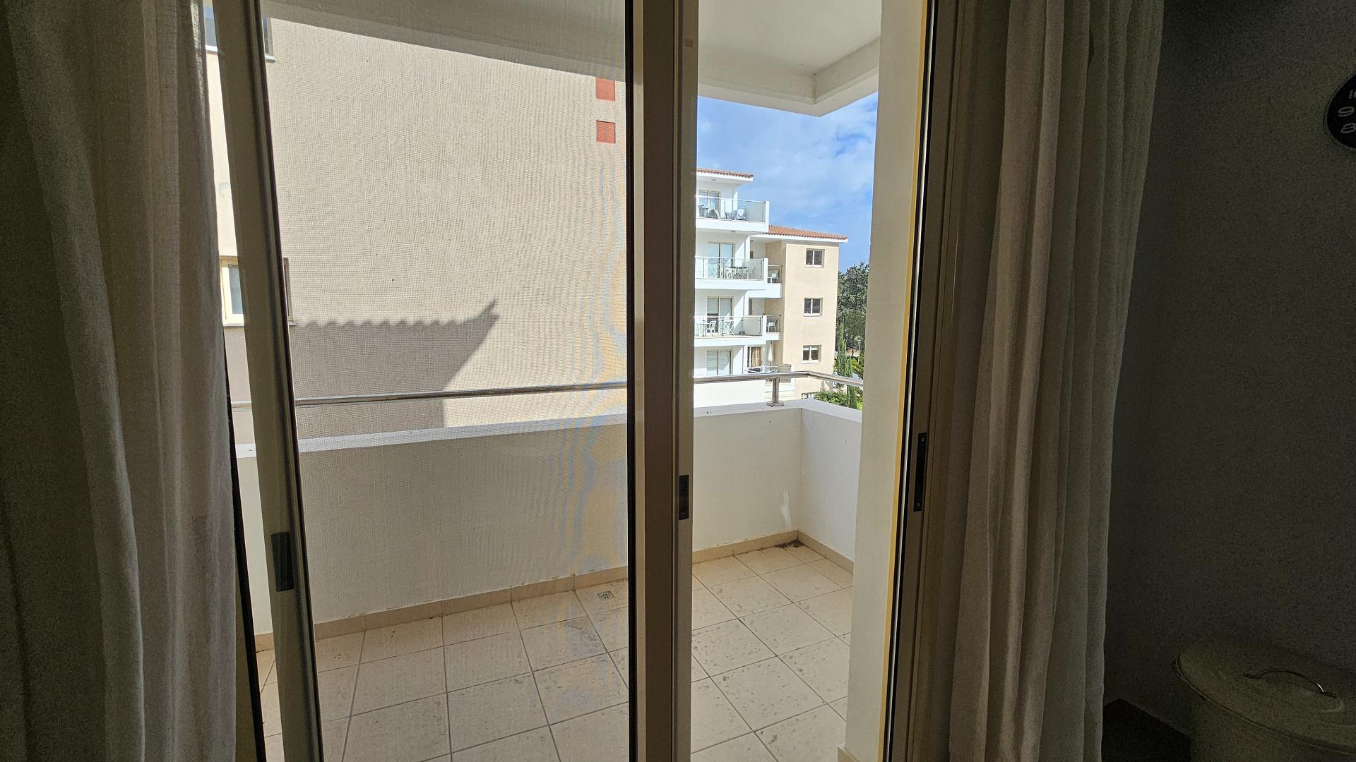 3-bedroom apartment in Paphos № 154001: https://dom.com.cy/en/catalog/sale/154001/ (dom.com.cy)