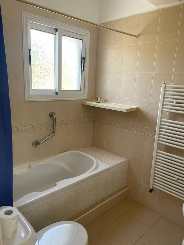 Large townhouse with centralheating in Peyia: https://www.facebook.com/marketplace/item/1235320814914526 (www.facebook.com)