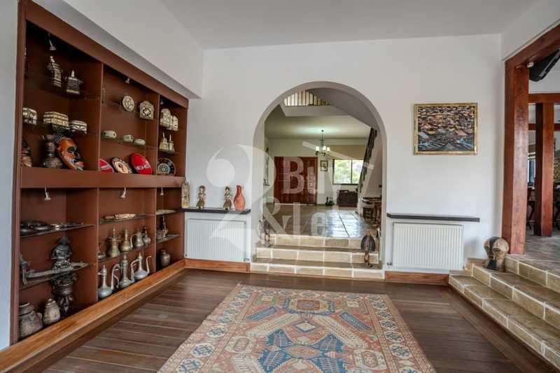 7-bedroom villa to rent: https://www.bazaraki.com/adv/5791481_7-bedroom-villa-to-rent (www.bazaraki.com)