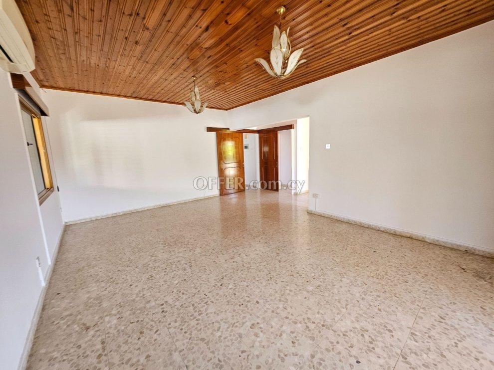 3 Bed Detached Bungalow for rent in Episkopi, Limassol: https://www.offer.com.cy/en/3-bed-detached-bungalow-for-rent-in-episkopi-limassol/21-816218/ (www.offer.com.cy)