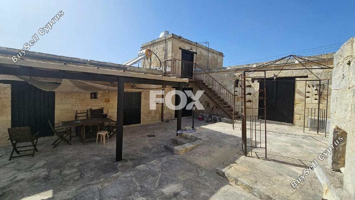 4 Bedroom Detached house to rent in Lasa, Paphos: https://www.buysellcyprus.com/property-for-rent/paphos/lasa/4-bed-detached-house-to-rent-lasa-paphos-1800816.html (www.buysellcyprus.com)