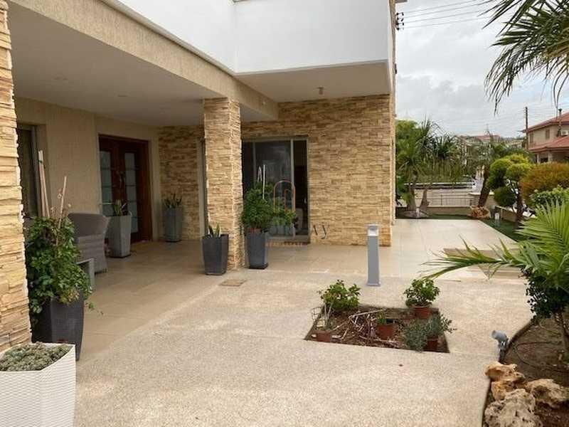 6-bedroom detached house for sale: https://www.bazaraki.com/adv/5794773_6-bedroom-detached-house-for-sale (www.bazaraki.com)