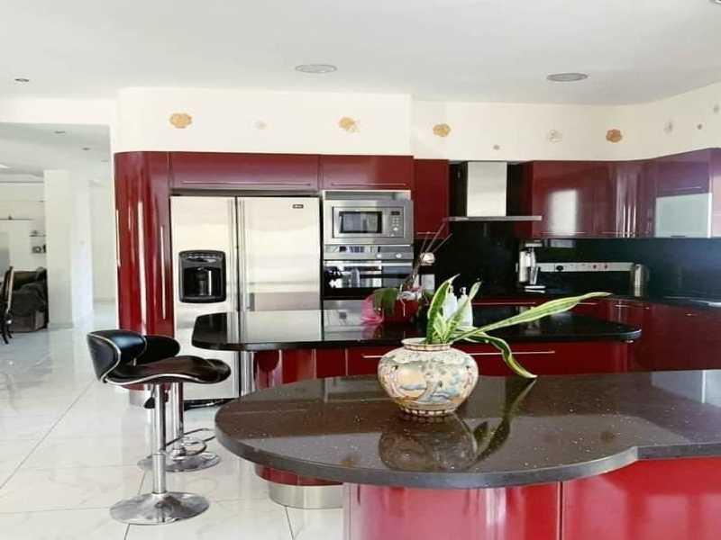 5-bedroom detached house to rent: https://www.bazaraki.com/adv/5795282_5-bedroom-detached-house-to-rent (www.bazaraki.com)