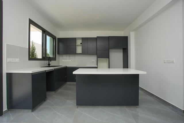 New 3-bedroom house in Paphos № 153079: https://dom.com.cy/en/catalog/sale/153079/ (dom.com.cy)