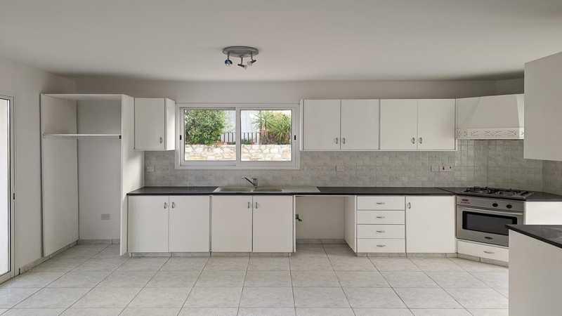 3-bedroom detached house for sale: https://www.bazaraki.com/adv/5792215_3-bedroom-detached-house-for-sale (www.bazaraki.com)