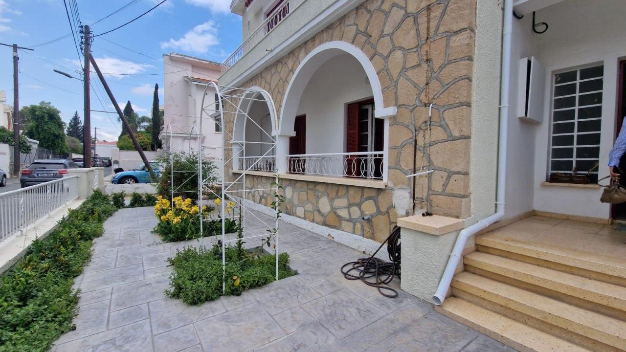 3-bedroom house in Larnaca №153302: https://dom.com.cy/en/catalog/rent/153302/ (dom.com.cy)