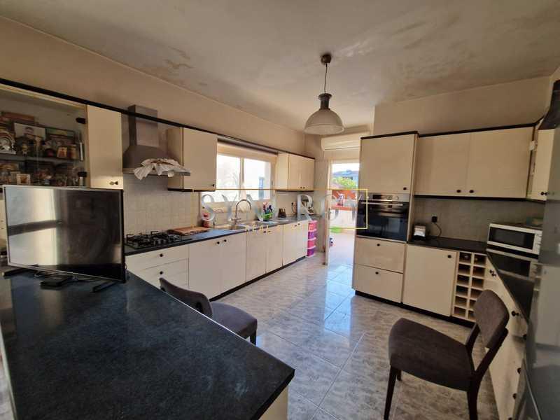 3-bedroom detached house for sale: https://www.bazaraki.com/adv/5796861_3-bedroom-detached-house-for-sale (www.bazaraki.com)