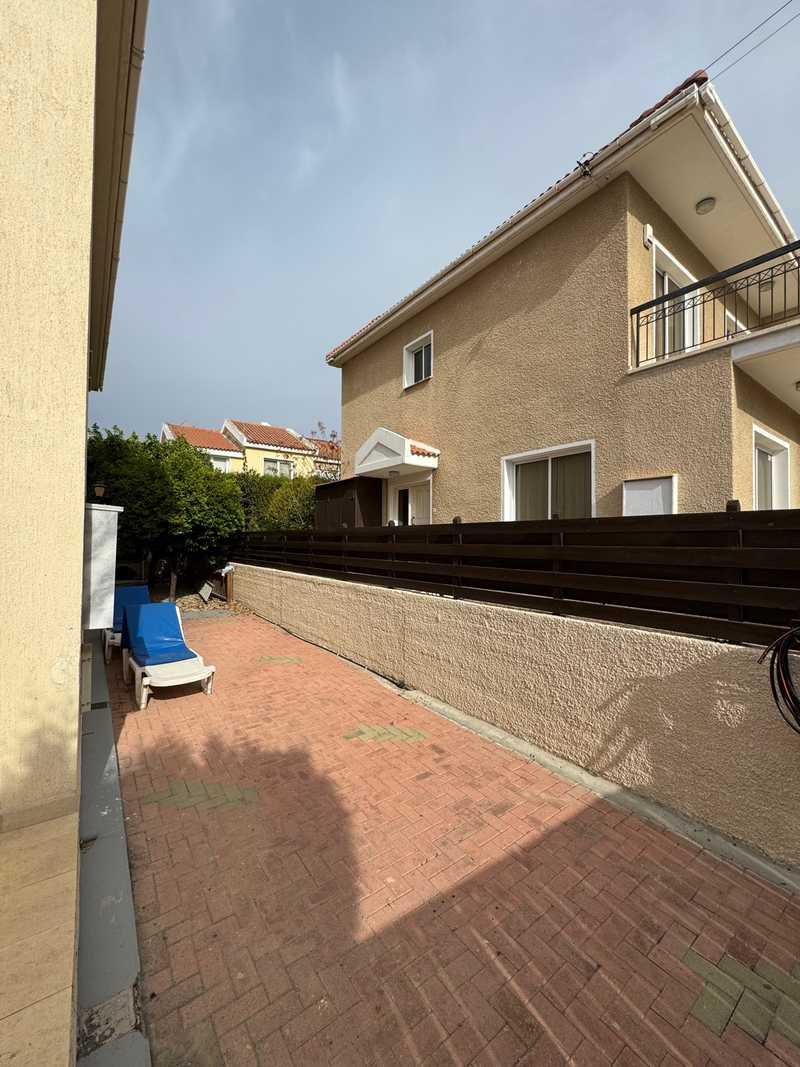 4-bedroom villa to rent: https://www.bazaraki.com/adv/5793338_4-bedroom-villa-to-rent (www.bazaraki.com)