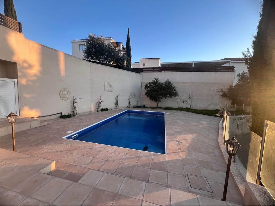 For rent private 4 bedroom villa with full sea view located in olympos close to international school: https://www.facebook.com/marketplace/item/582329684313428 (www.facebook.com)
