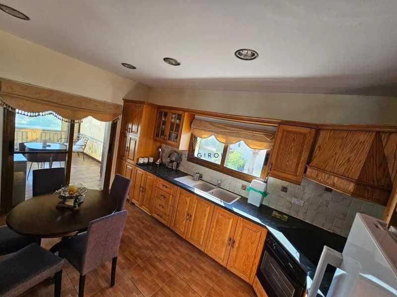 3-bedroom detached house to rent: https://www.bazaraki.com/adv/5797447_3-bedroom-detached-house-to-rent (www.bazaraki.com)