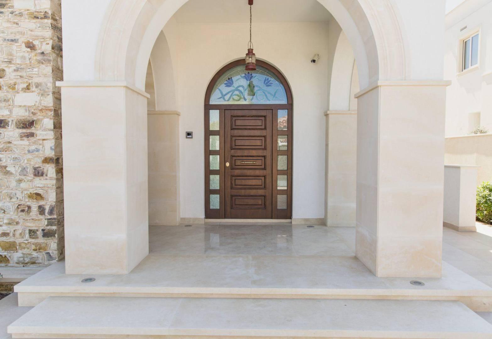 New 7-bedroom villa in Larnaca № 153410: https://dom.com.cy/en/catalog/sale/153410/ (dom.com.cy)
