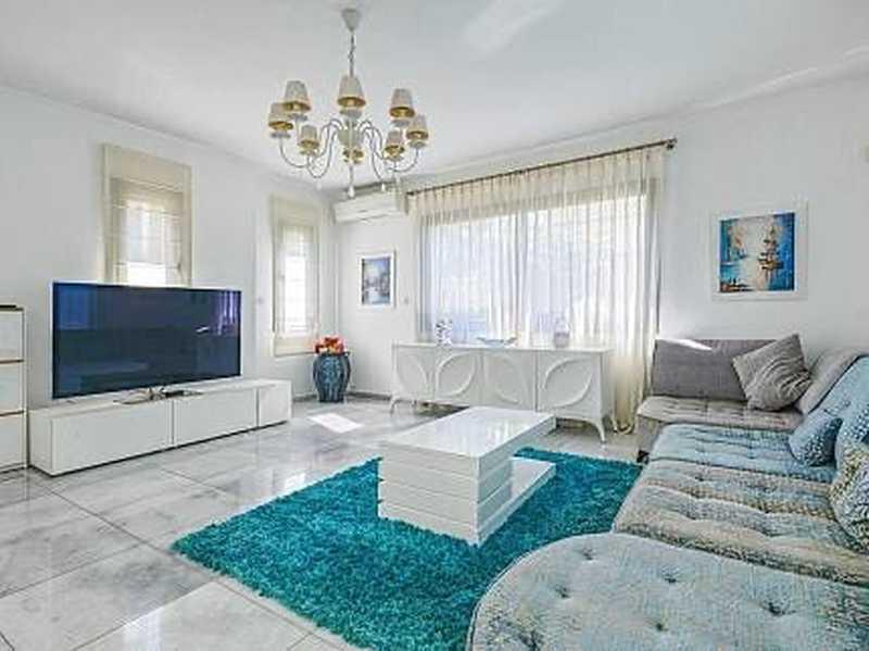 4-bedroom villa for sale: https://www.bazaraki.com/adv/5766388_4-bedroom-villa-for-sale (www.bazaraki.com)