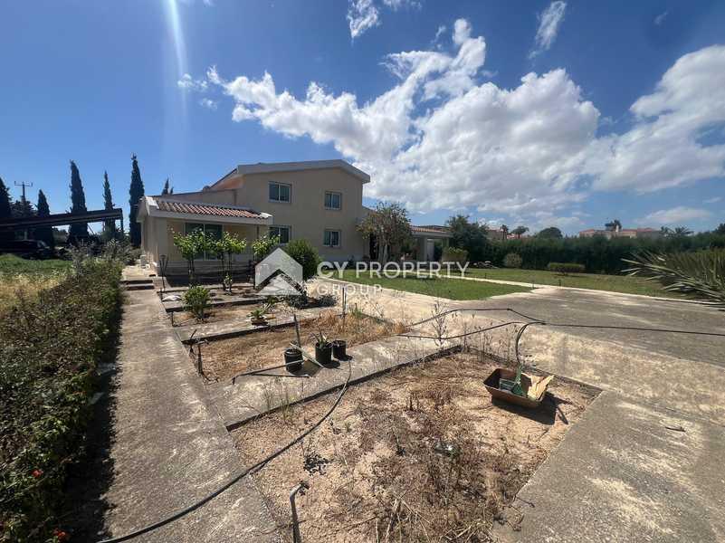 4-bedroom detached house for sale: https://www.bazaraki.com/adv/5755982_4-bedroom-detached-house-for-sale (www.bazaraki.com)