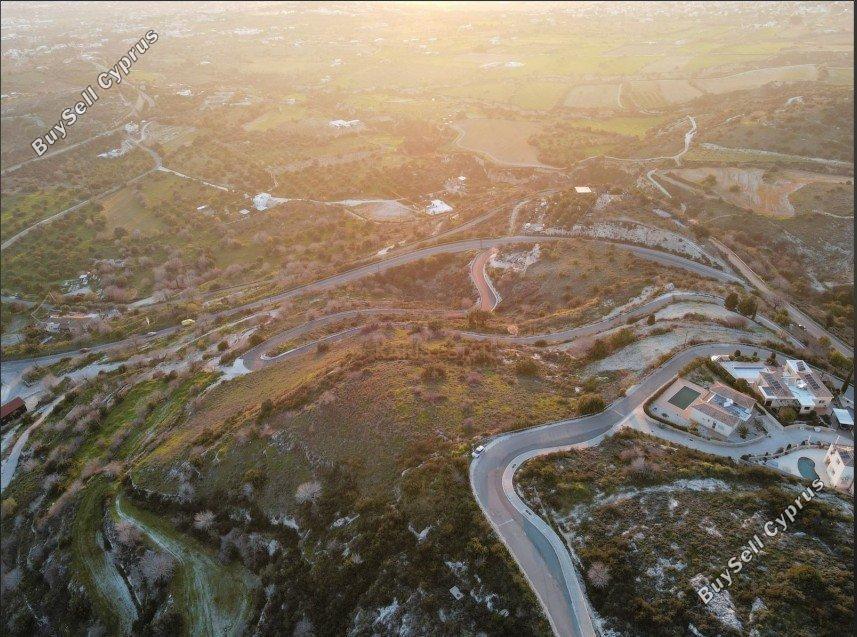 4,348 SQM Residential Land for sale in Tsada, Paphos: https://www.buysellcyprus.com/property-for-sale/paphos/tsada/land-for-sale-tsada-paphos-1792723.html (www.buysellcyprus.com)