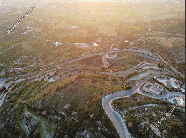 4,348 SQM Residential Land for sale in Tsada, Paphos: https://www.buysellcyprus.com/property-for-sale/paphos/tsada/land-for-sale-tsada-paphos-1792723.html (www.buysellcyprus.com)